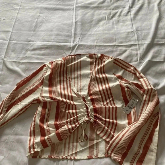 NWT striped ardene top statement sleeves size medium - Picture 2 of 5